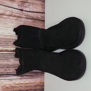 Kookaburra By UGG Black Leather Purple Star Size 3 ( Without Box)